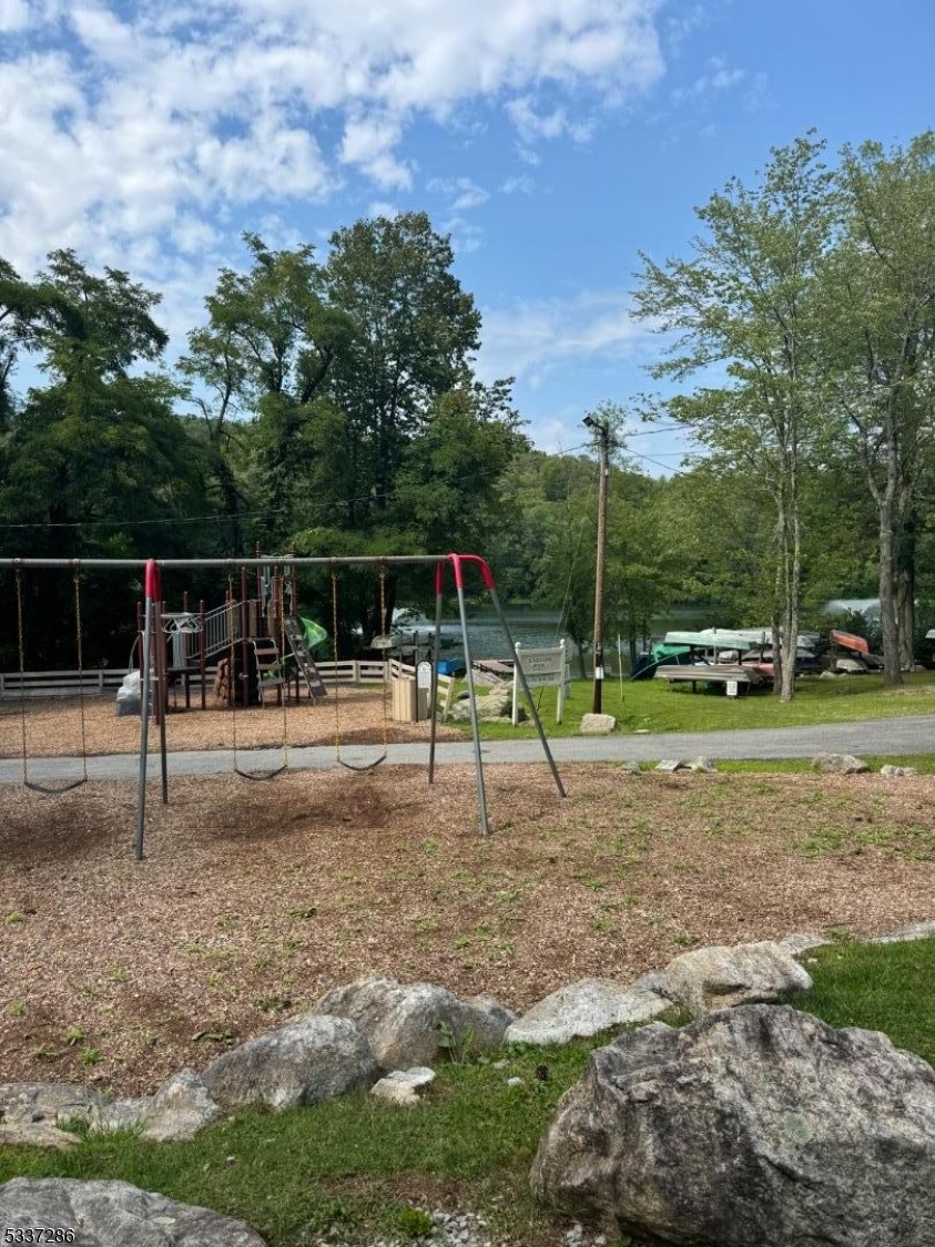 42 Elm Village Vernon, NJ 07461 - Photo 29 of 33 a view of a park