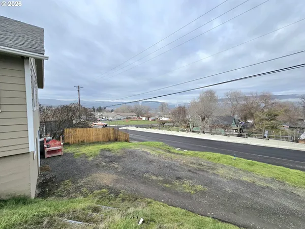 a view of a outdoor space