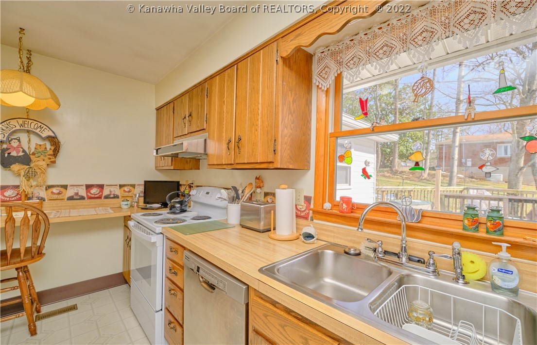 1604 Clark Road Charleston, WV 25314 - Photo 12 of 38 Gallery Image 12