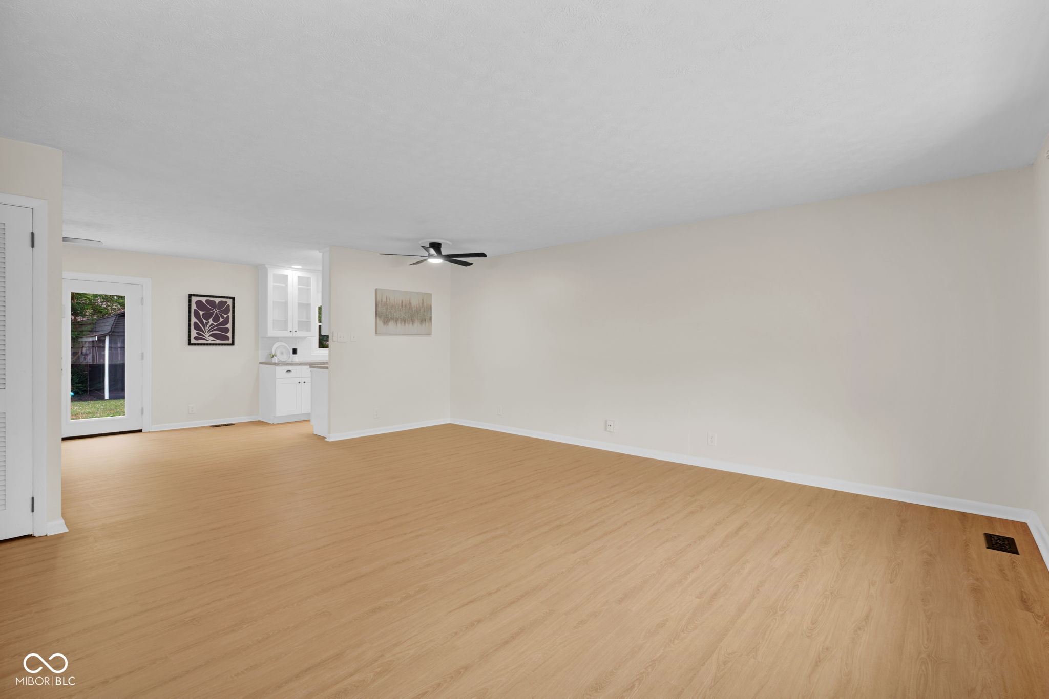3025 Lucas Way Columbus, IN 47203 - Photo 5 of 31