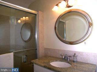 715 Pine Street, Unit 5 Philadelphia, PA 19106 - Photo 6 of 6