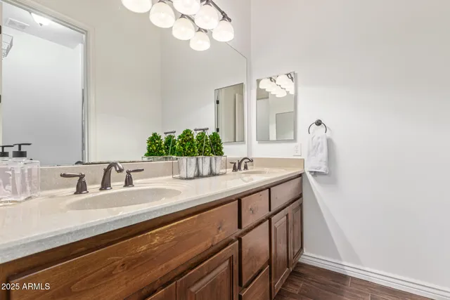 a view of a yard with a house