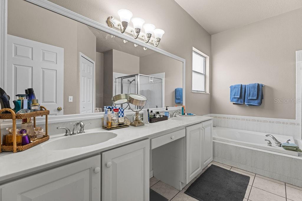 1708 Crossvine Court Trinity, FL 34655 - Photo 21 of 47