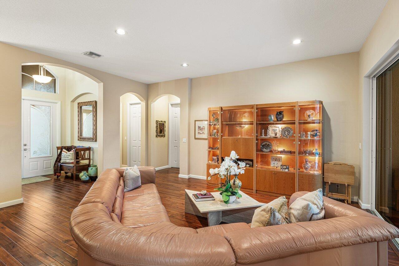 11082 Silver Ridge Street Wellington, FL 33449 - Photo 16 of 38 019-11082SilverRidgeStreet-Wellington-FL