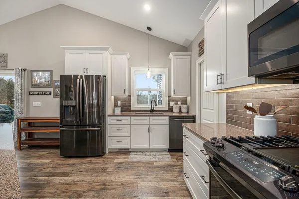 $689,900 | 21889 Hilltop Circle, Stanwood, MI 49346