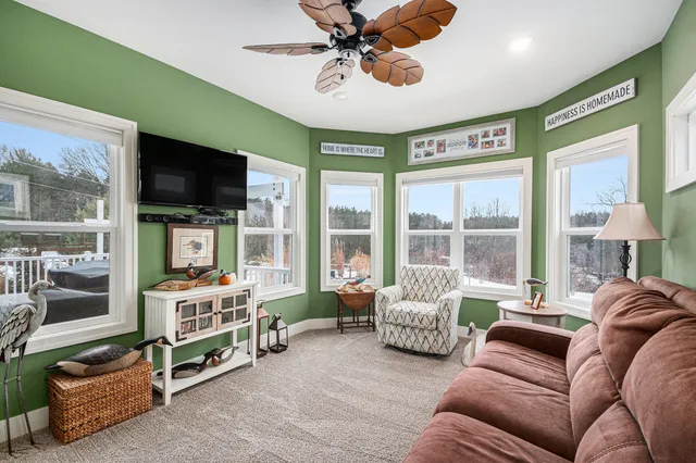 $689,900 | 21889 Hilltop Circle, Stanwood, MI 49346