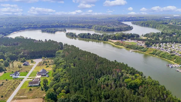 $689,900 | 21889 Hilltop Circle, Stanwood, MI 49346