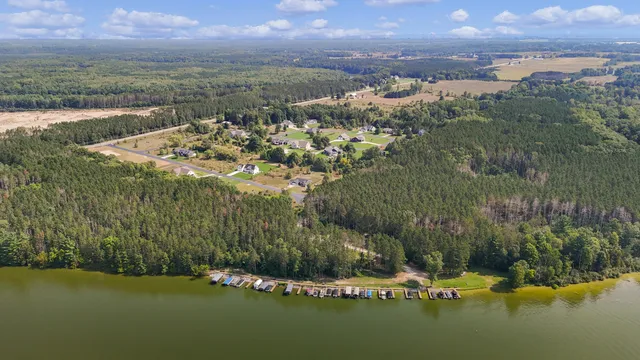 $689,900 | 21889 Hilltop Circle, Stanwood, MI 49346