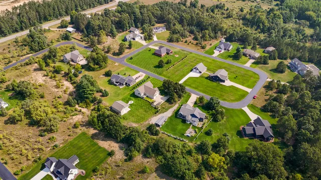 $689,900 | 21889 Hilltop Circle, Stanwood, MI 49346