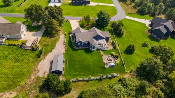 $689,900 | 21889 Hilltop Circle, Stanwood, MI 49346