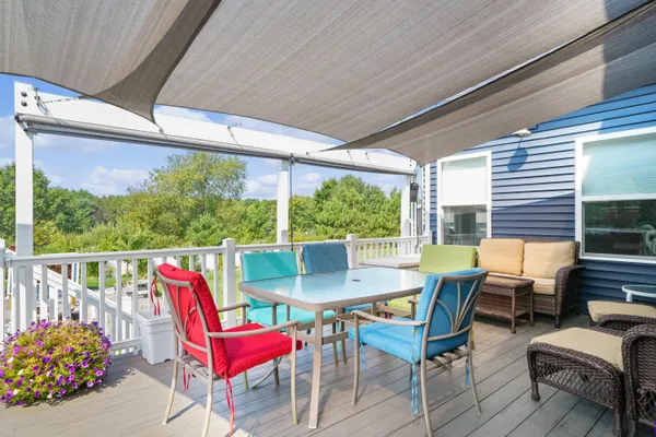 $689,900 | 21889 Hilltop Circle, Stanwood, MI 49346