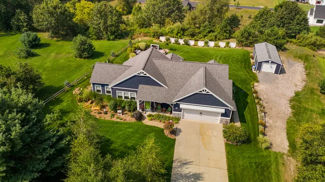 $689,900 | 21889 Hilltop Circle, Stanwood, MI 49346
