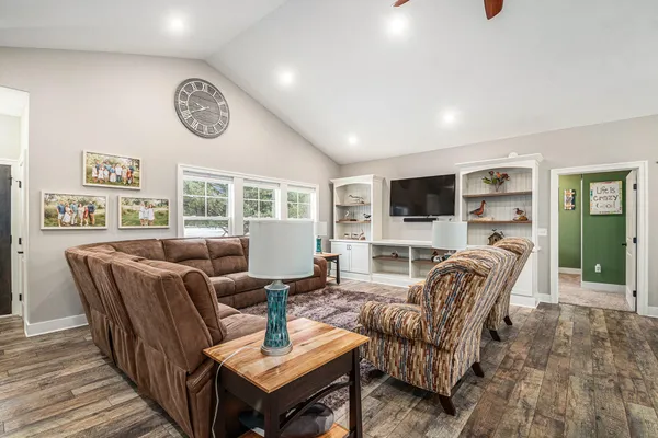 $689,900 | 21889 Hilltop Circle, Stanwood, MI 49346