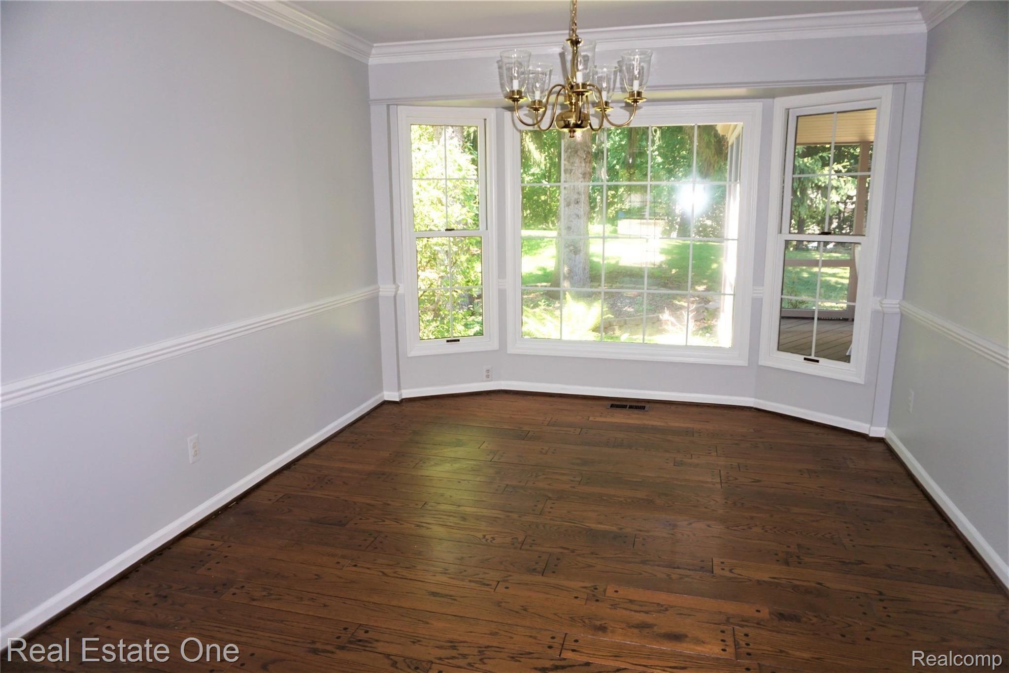872 Ravine Terrace Drive Rochester, MI 48307 - Photo 6 of 18 DSC01843 (2).JPG