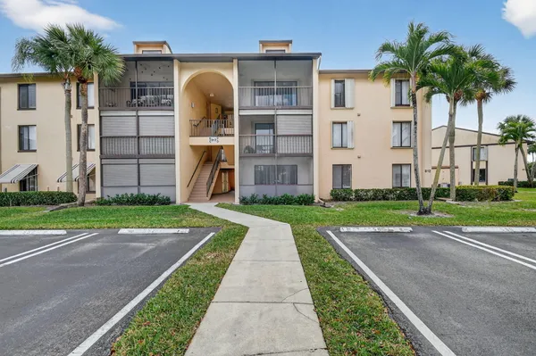$1,800 | 812 Sky Pine Way, Unit D3, Greenacres, FL 33415