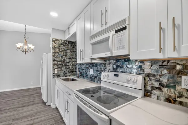 $1,800 | 812 Sky Pine Way, Unit D3, Greenacres, FL 33415