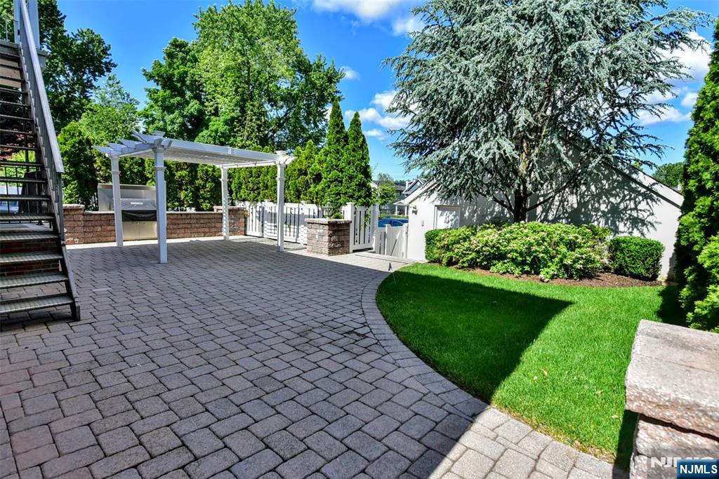24 Maple Avenue, Unit 2 Waldwick, NJ 07463 - Photo 18 of 28