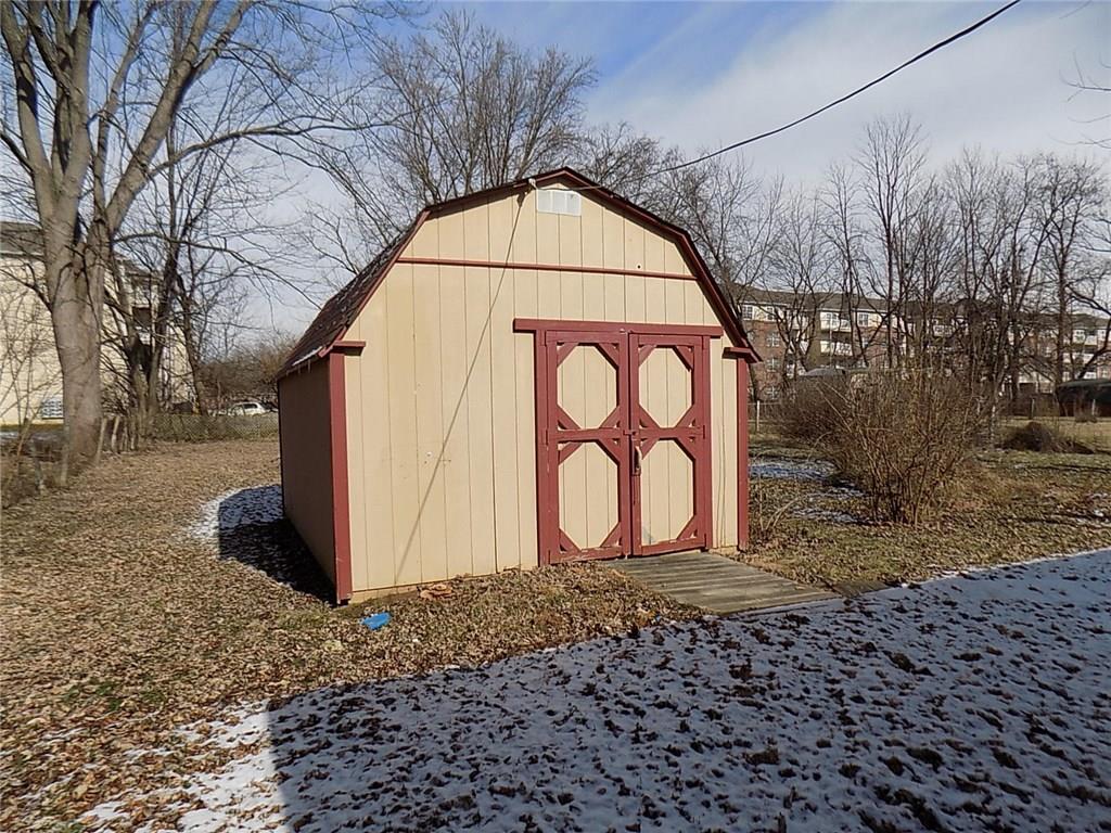 820 East County Line Road Indianapolis, IN 46227 - Photo 3 of 15 Gallery Image 3