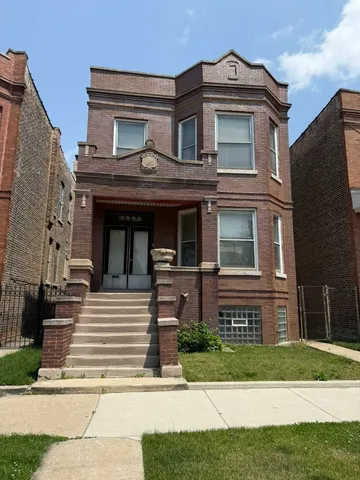 $1,250 | 4042 West Cermak Road, Unit 1, Chicago, IL 60623