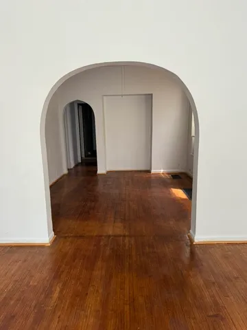 $1,250 | 4042 West Cermak Road, Unit 1, Chicago, IL 60623