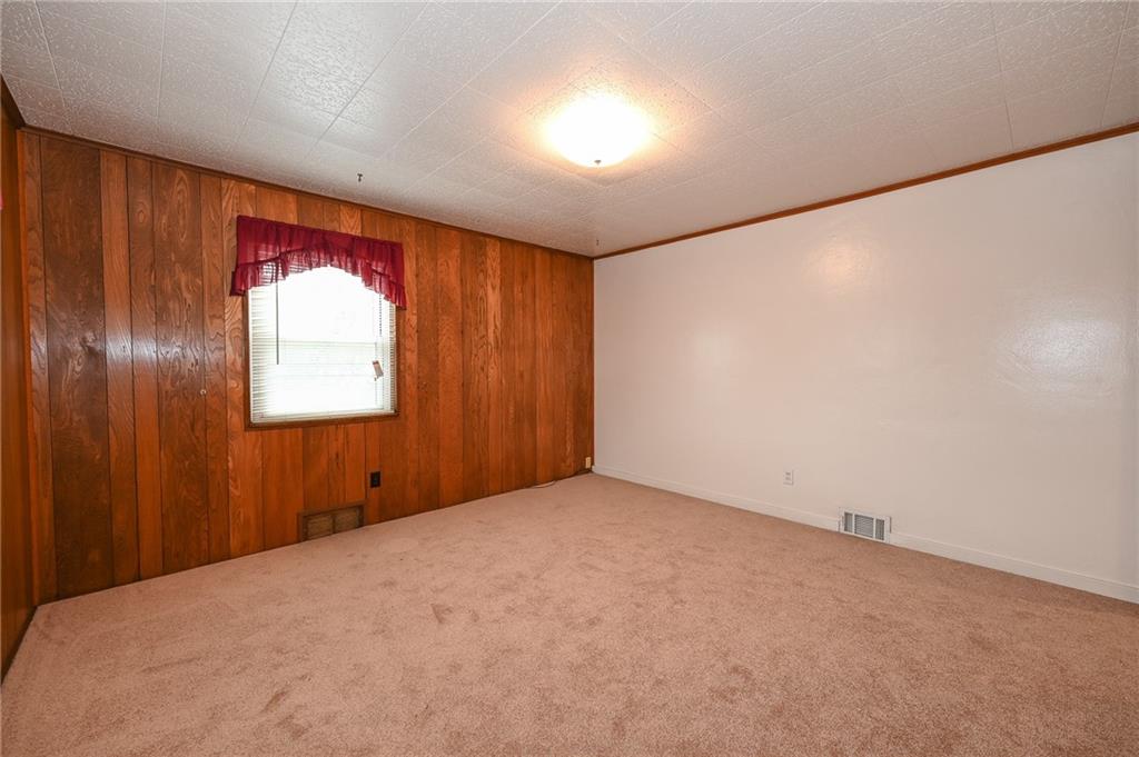1129 Broughton Road Pittsburgh, PA 15236 - Photo 11 of 25 Gallery Image 11