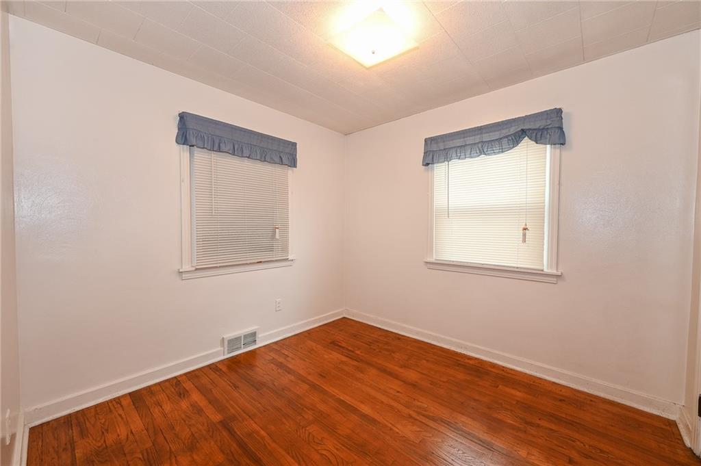 1129 Broughton Road Pittsburgh, PA 15236 - Photo 12 of 25 Gallery Image 12