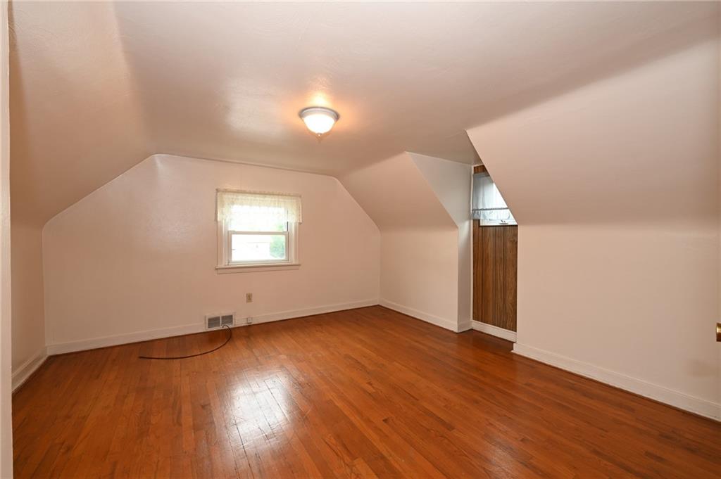 1129 Broughton Road Pittsburgh, PA 15236 - Photo 13 of 25 Gallery Image 13