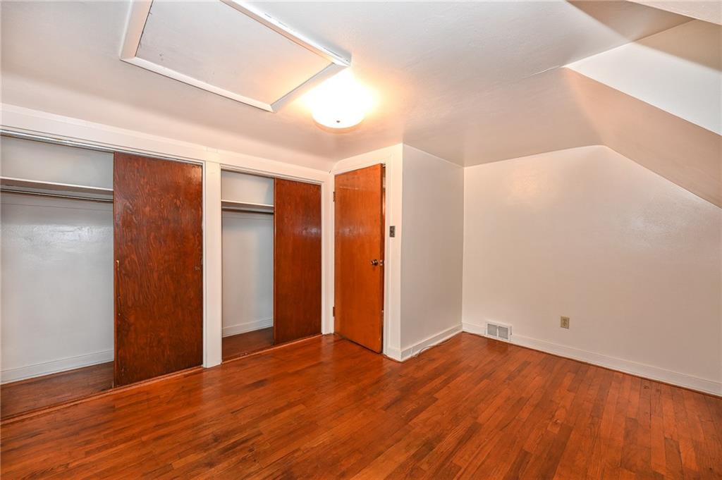 1129 Broughton Road Pittsburgh, PA 15236 - Photo 17 of 25 Gallery Image 17