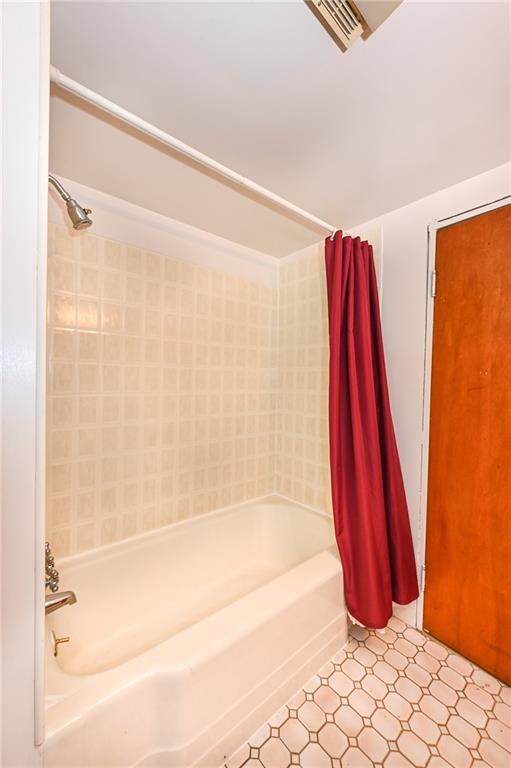 1129 Broughton Road Pittsburgh, PA 15236 - Photo 18 of 25 Gallery Image 18