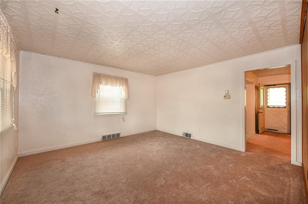 1129 Broughton Road Pittsburgh, PA 15236 - Photo 7 of 25 Gallery Image 7