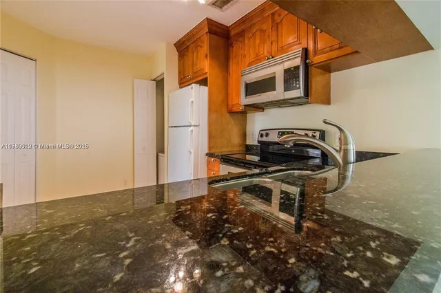 $2,100 | 1155 Coral Club Drive, Unit 1155, Coral Springs, FL 33071