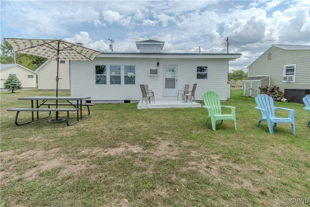 $325,000 | 18121 Howes Shore Road, Hounsfield, NY 13685