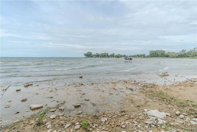 $325,000 | 18121 Howes Shore Road, Hounsfield, NY 13685