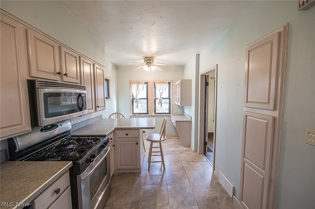 4891 Westbourne Road Cleveland, OH 44124 - Photo 8 of 19 Gallery Image 8