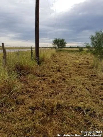 $219,900 | 0 Hwy-85, Dilley, TX 78017