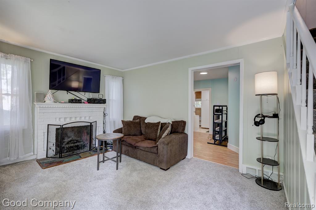 585 Roth Boulevard Clawson, MI 48017 - Photo 2 of 39