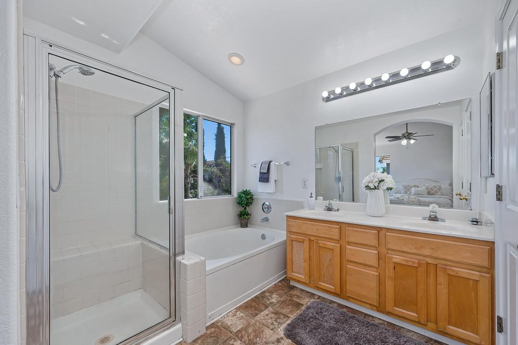 7828 Calzada Way Elk Grove, CA 95758 - Photo 41 of 58