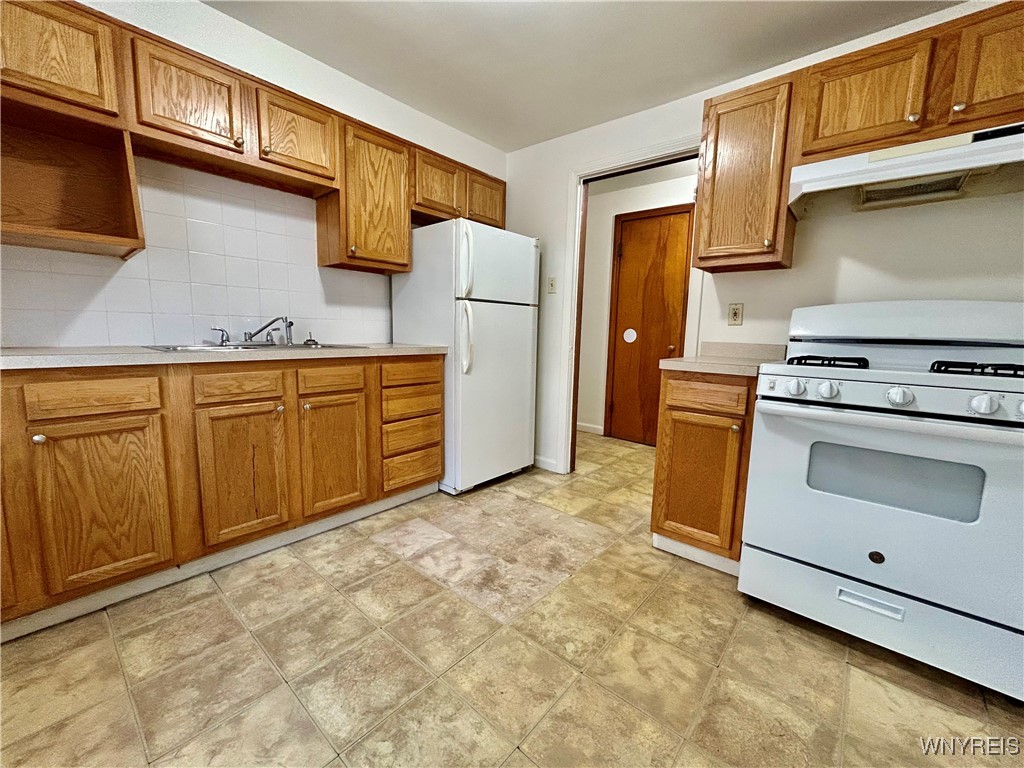 23 Latona Court, Unit 4 Buffalo, NY 14220 - Photo 5 of 10