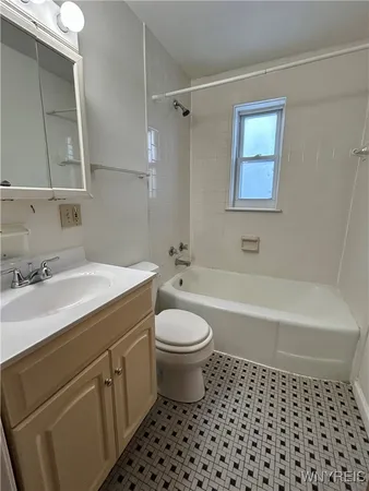 $1,050 | 23 Latona Court, Unit 4, Buffalo, NY 14220