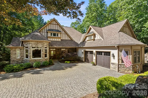 $1,890,000 | 132 Pinnacle Peak Lane, Flat Rock, NC 28731