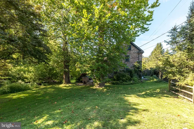 a view of outdoor space yard and green space