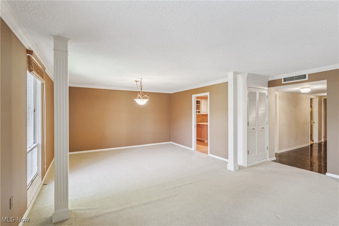 2375 Covington Road, Unit 311 Akron, OH 44313 - Photo 11 of 43 Dining room adjacent to the kitchen.