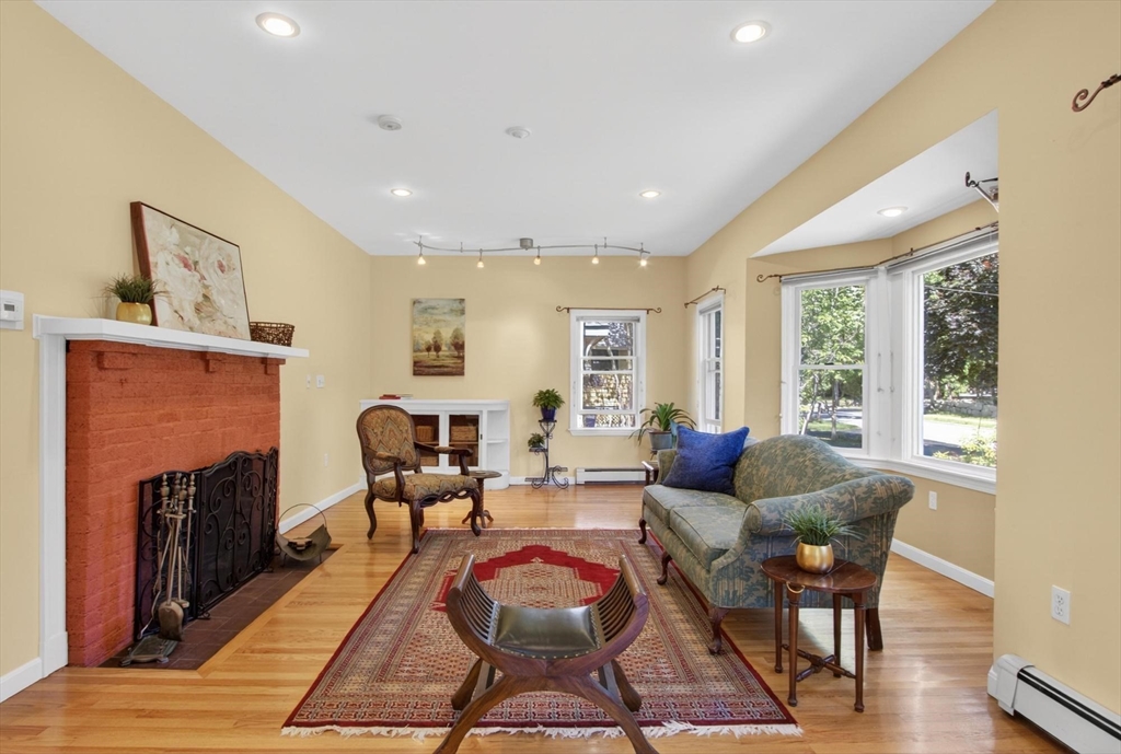 12 Middle Street Lexington, MA 02421 - Photo 3 of 26