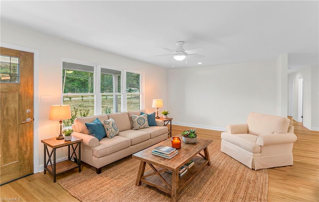 4713 Highway 87 Graham, NC 27253 - Photo 3 of 32 Virtual Staging: Living Room