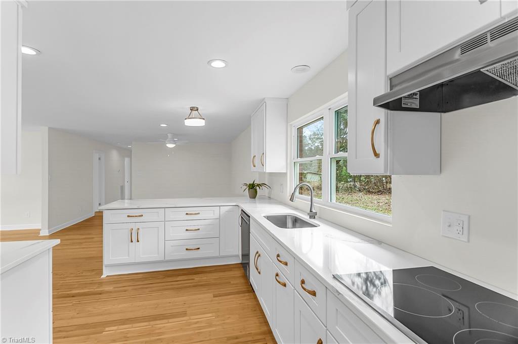 4713 Highway 87 Graham, NC 27253 - Photo 7 of 32 Beautiful Sleek New Electric Stove Top and Hood