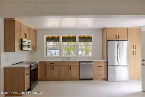 $925,000 | 6 Wang Road, Craryville, NY 12521