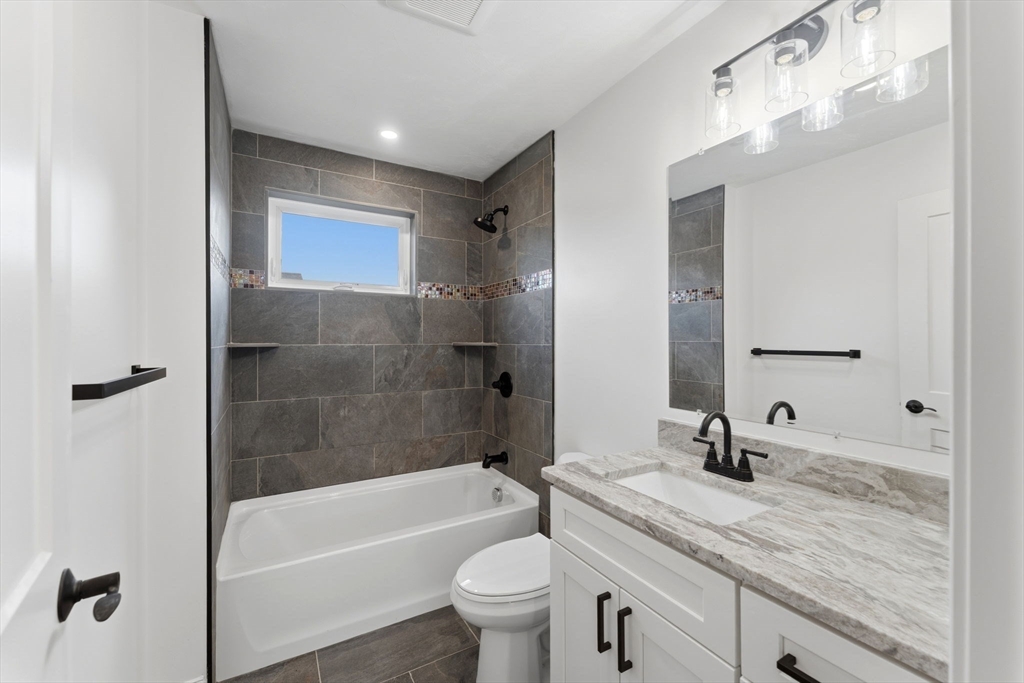 36 Colonial Road Webster, MA 01570 - Photo 20 of 42