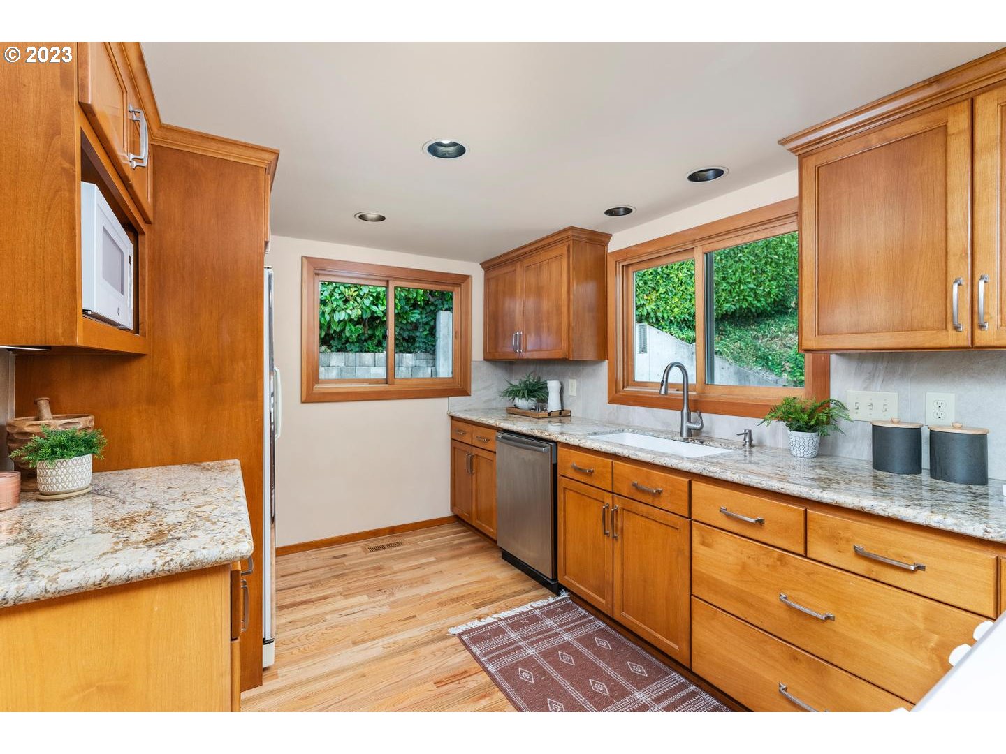 201 Southwest Bancroft Street Portland, OR 97239 - Photo 16 of 44 Gallery Image 16
