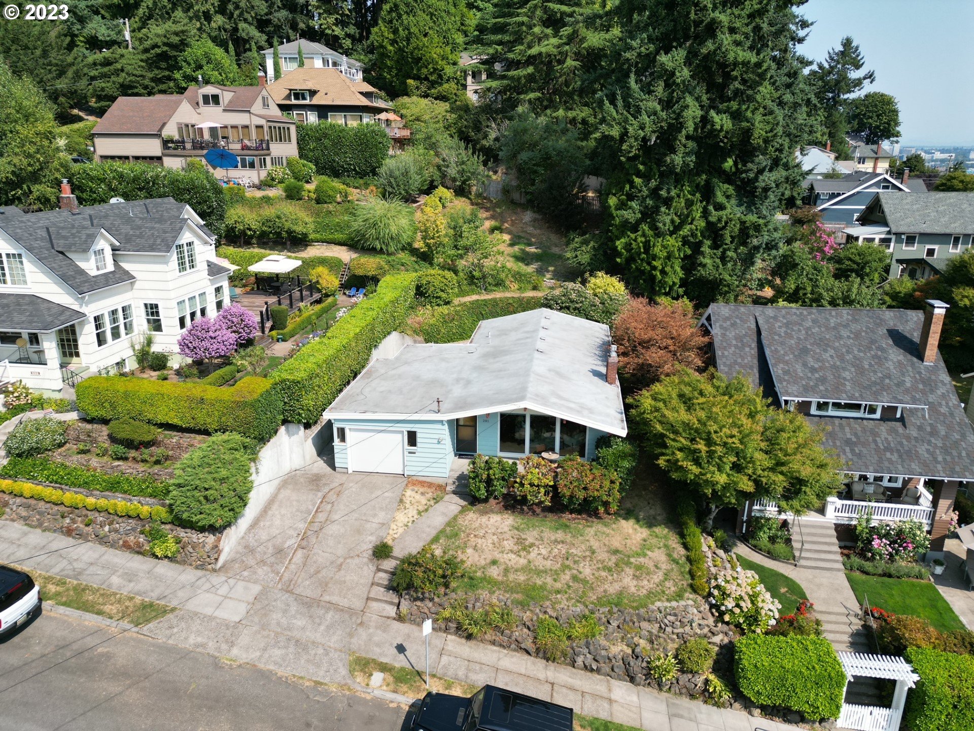 201 Southwest Bancroft Street Portland, OR 97239 - Photo 2 of 44 Gallery Image 2