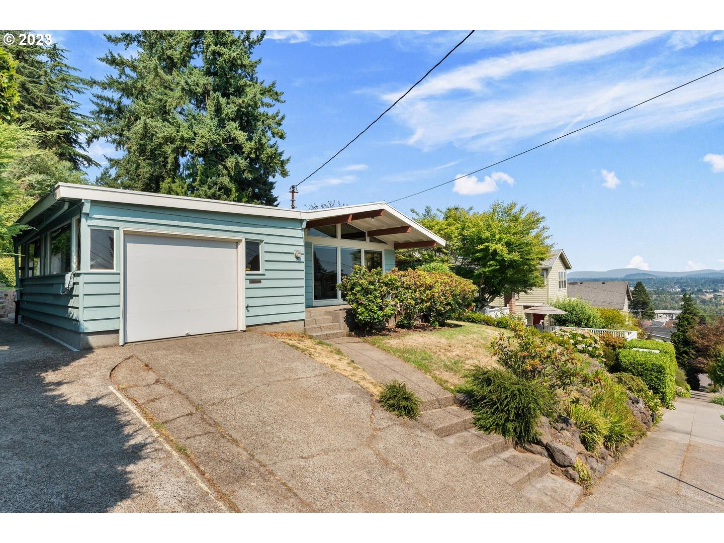 201 Southwest Bancroft Street Portland, OR 97239 - Photo 3 of 44 Gallery Image 3